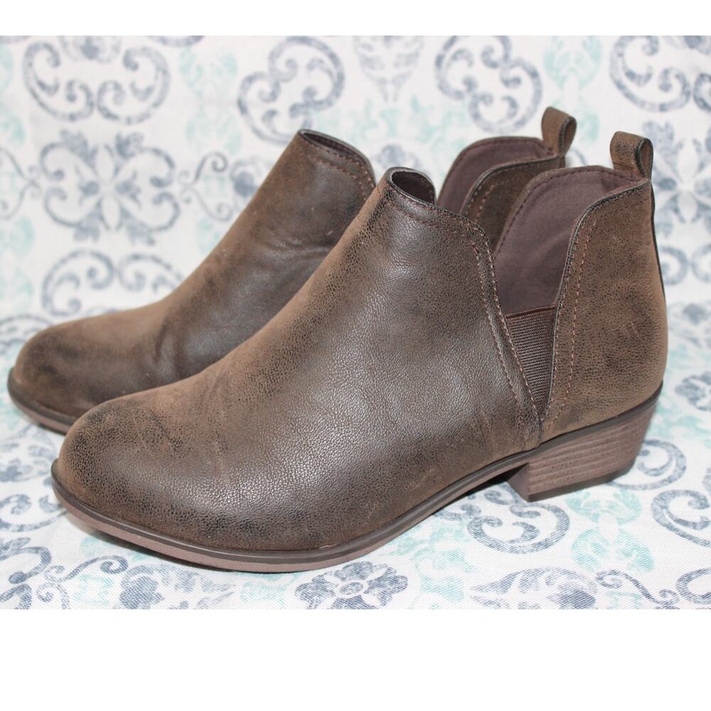 Pierre Dumas Women's Taupe Tabby 14-434 Ankle Bootie 7M